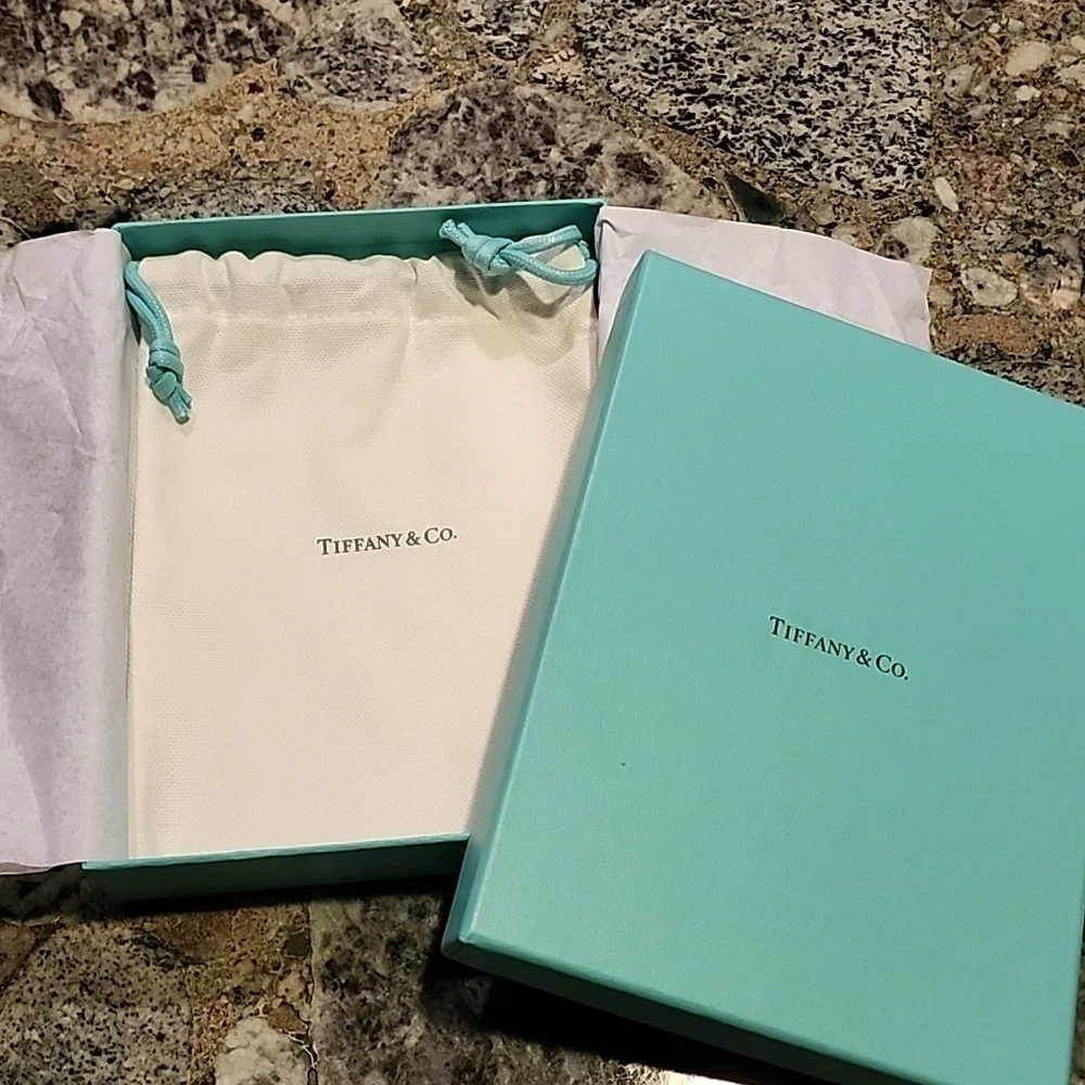 Empty Tiffany & Co. BOX - Picture 2 of 6
